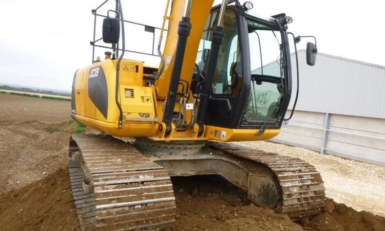 Гусеничный экскаватор JCB JS130LC - фото № 4