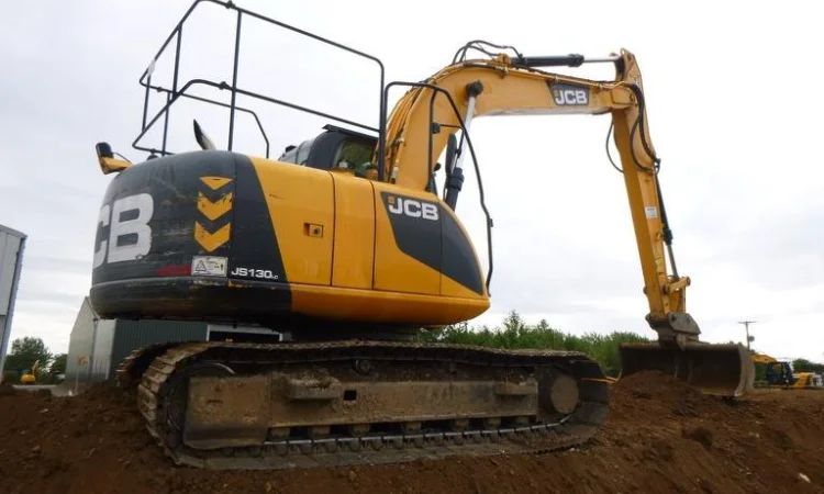 Гусеничный экскаватор JCB JS130LC - фото № 6