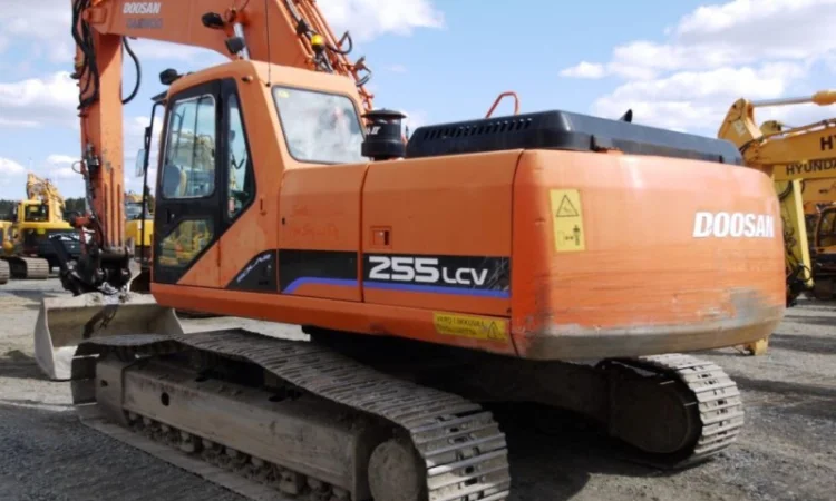 Гусеничные экскаватор Doosan Solar 255LC V - фото № 3