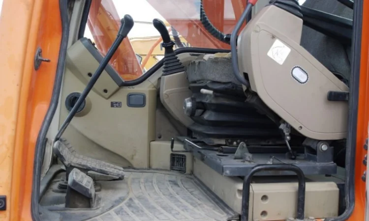 Гусеничные экскаватор Doosan Solar 255LC V - фото № 4