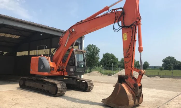 Гусеничный экскаватор Hitachi ZX 225 US LC - фото № 1