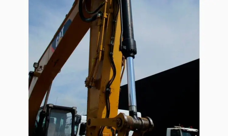 Гусеничный экскаватор Caterpillar 320 DL - фото № 10