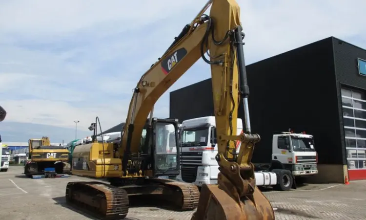Гусеничный экскаватор Caterpillar 320 DL - фото № 2