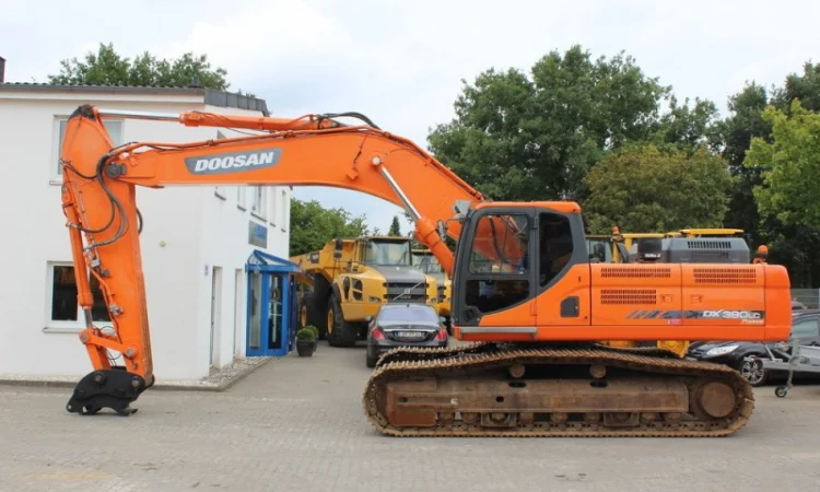 Спецтехника. Гусеничный экскаватор Doosan DX 380 LC-3 - фото № 4
