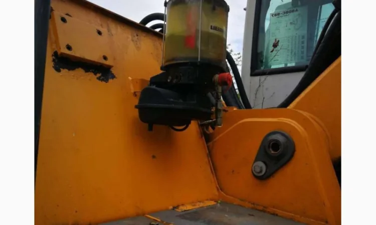 Колесный экскаватор Liebherr A 900 C 2006 года - фото № 2