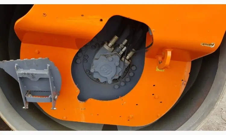 Тандемный каток Hamm HD 120 VO - фото № 9