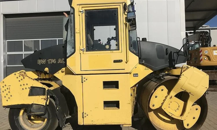 Каток Тандемный Bomag BW 174 AС - фото № 16