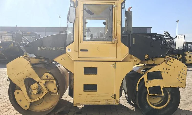 Каток Тандемный Bomag BW 174 AС - фото № 15