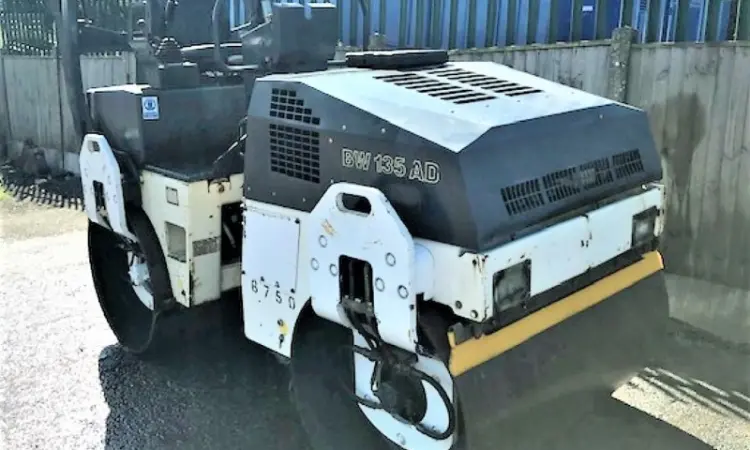 Дорожный каток б/у. Комбинированный каток Bomag BW 135 AD - фото № 1