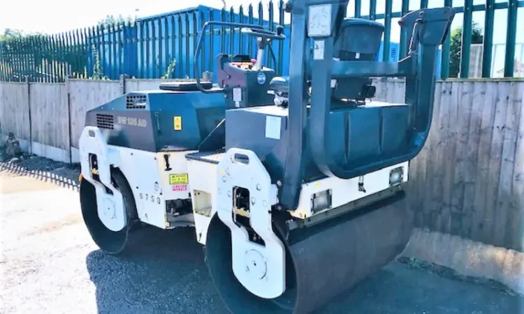 Дорожный каток б/у. Комбинированный каток Bomag BW 135 AD - фото № 9