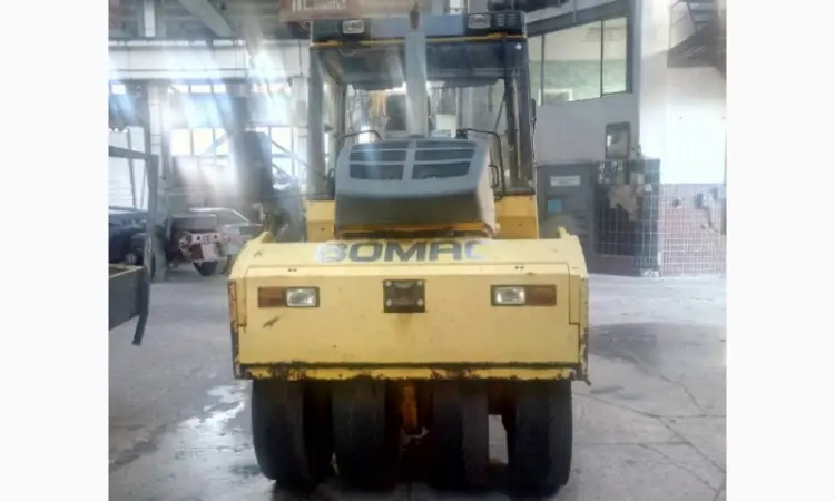 Комбинированный каток BOMAG BW 174 AC. В наличии - фото № 9