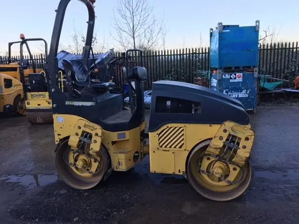 Комбинированный каток Bomag BW 120 AD-4. Дорожный каток б/у - фото № 3