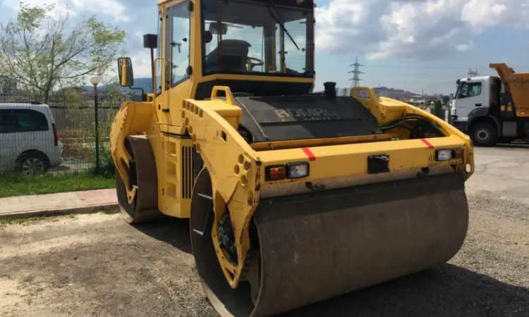 Тандемный каток Bomag BW 202 AD-4 - фото № 9