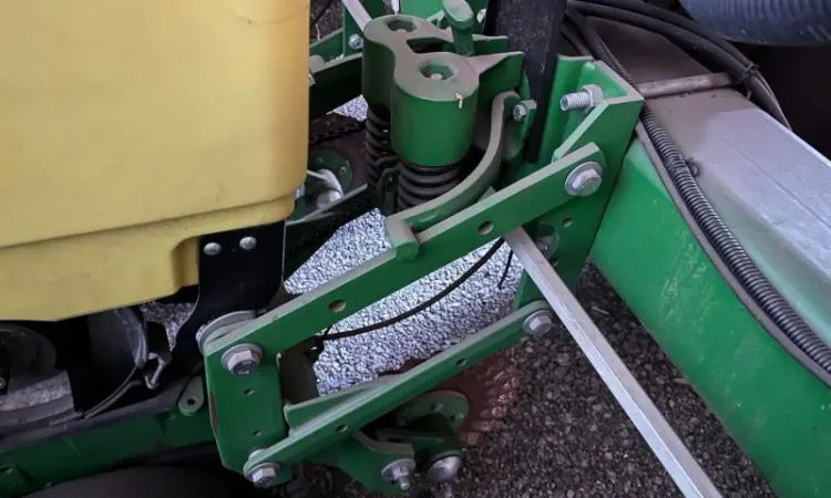 Сівалка точного висіву пневматична John Deere 1785 - фото № 11
