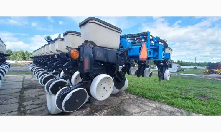 Сівалка точного висіву пневматична KINZE 3700 Precision Planting 24р - фото № 10