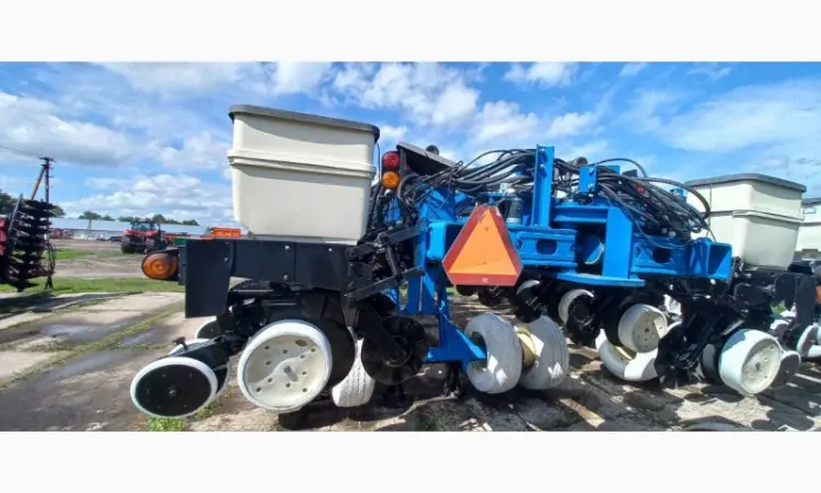 Сівалка точного висіву пневматична KINZE 3700 Precision Planting 24р - фото № 8