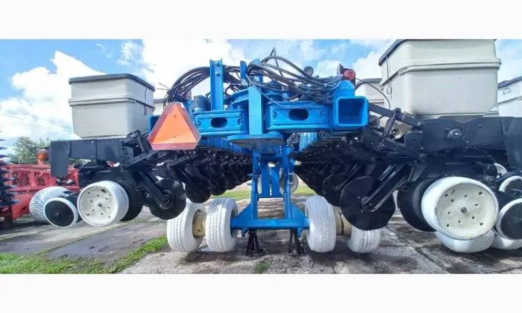 Сівалка точного висіву пневматична KINZE 3700 Precision Planting 24р - фото № 6
