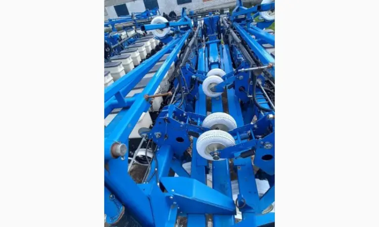Сівалка точного висіву пневматична KINZE 3700 Precision Planting 24р - фото № 4