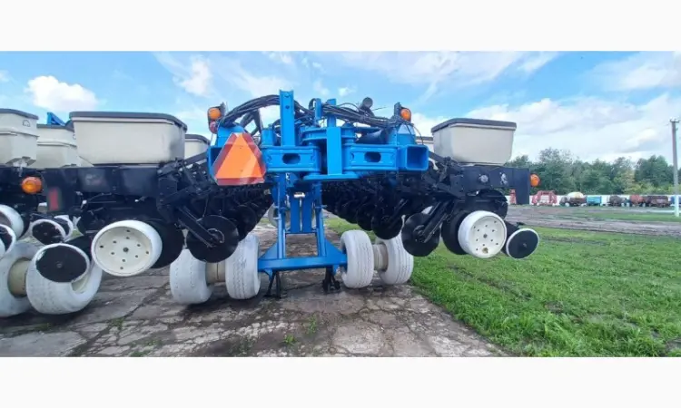 Сівалка точного висіву пневматична KINZE 3700 Precision Planting 24р - фото № 18