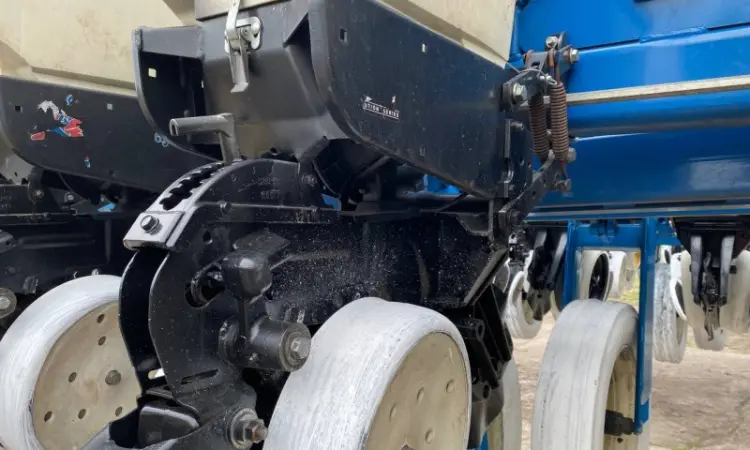 Сівалка точного висіву пневматична KINZE 3700 Precision Planting 24р - фото № 14