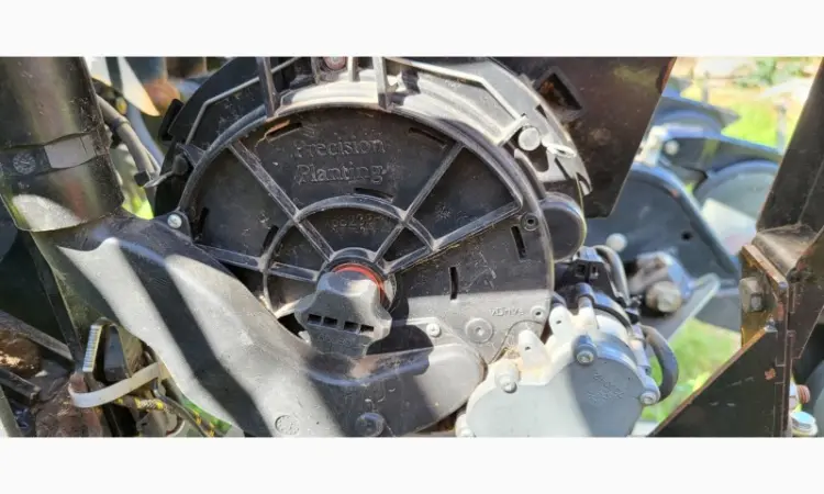 Сівалка точного висіву Great Plains YP-1625AHD з precision planting - фото № 8