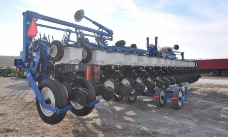 2011 г. б/у сеялка Кинзе Kinze 3600 16 рядная 31 рядная кукуруза соя - фото № 15