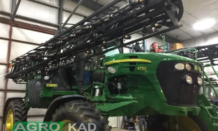 Самоходный опрыскиватель John Deere 4730 (1) - фото № 1