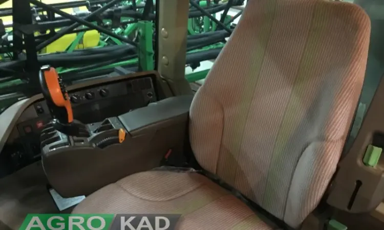 Самоходный опрыскиватель John Deere 4730 (1) - фото № 2