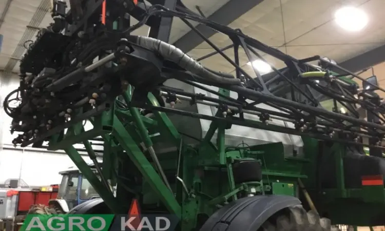 Самоходный опрыскиватель John Deere 4730 (1) - фото № 3