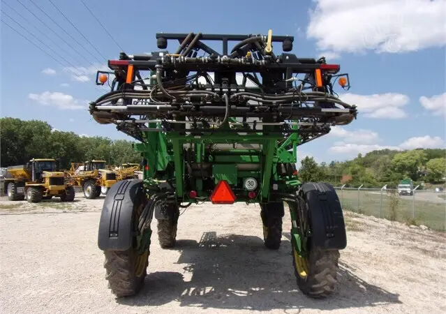 Самоходный опрыскиватель John Deere 4830 - фото № 2