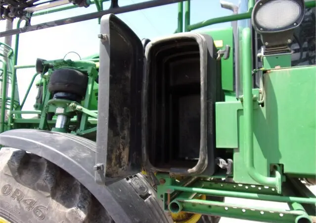 Самоходный опрыскиватель John Deere 4830 - фото № 19