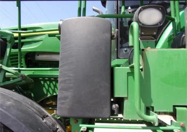 Самоходный опрыскиватель John Deere 4830 - фото № 17