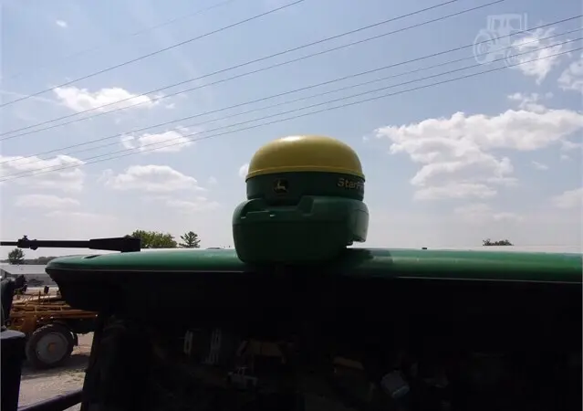 Самоходный опрыскиватель John Deere 4830 - фото № 16