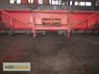 Установка измельчителя на кукурузную жатку John Deere - фото № 4