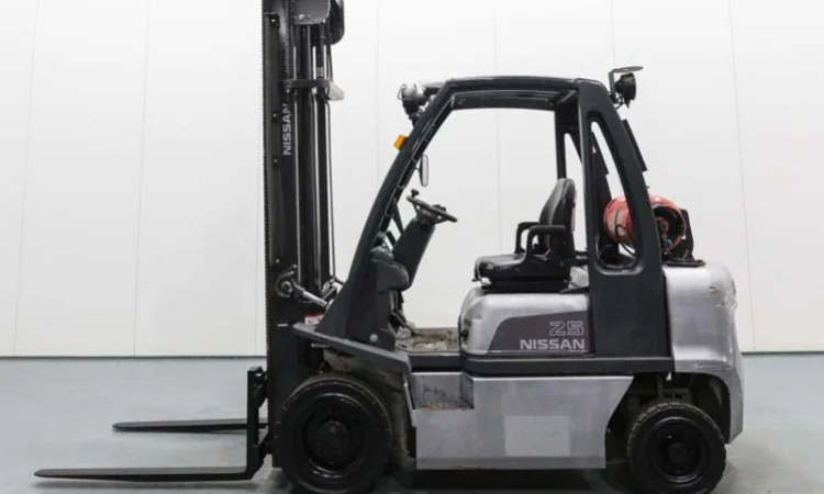 Вилочный погрузчик Nissan U1D2A25LQ 2012 года - фото № 2
