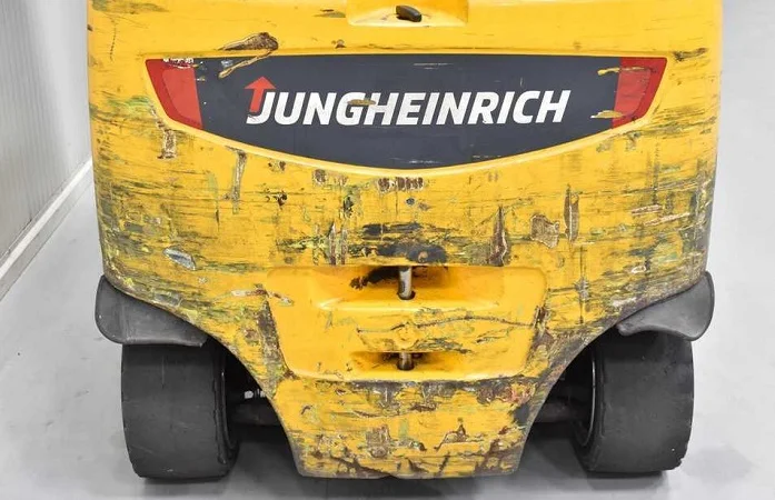 Вилочный погрузчик Jungheinrich EFG S 30 2015 года - фото № 8