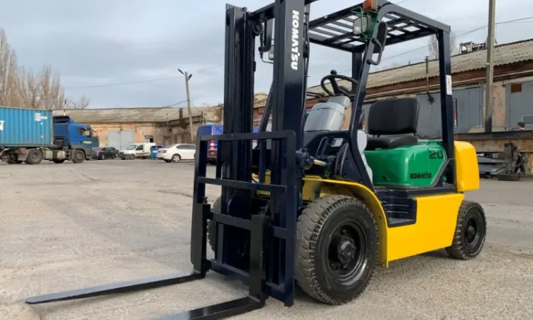 Вилочный бензиновый автопогрузчик Komatsu FG20LC-12 с наработкой всего 1811 моточасов - фото № 4