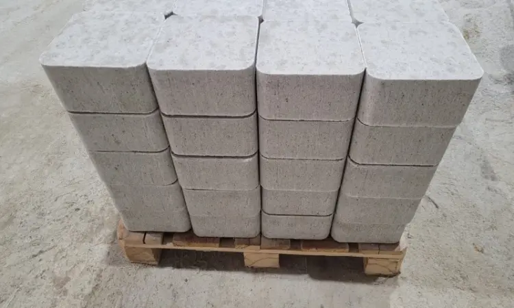 Соль каменная для животных (коров, коз, овец, коней и других парнокопытных) брикет 10 кг - фото № 1