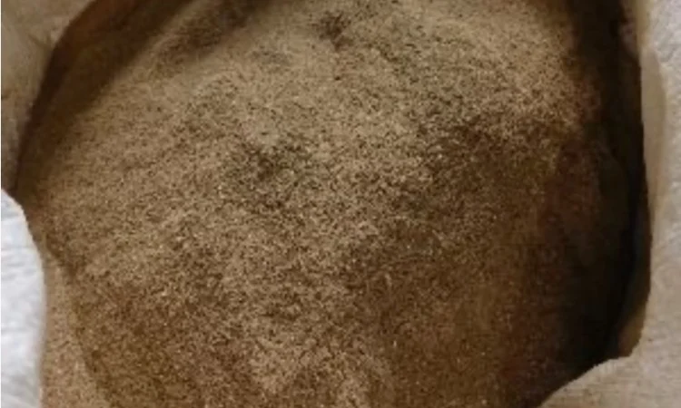 Дрожжи спиртовые, кормовые, жир куриный, адсорбент, известняк кормовой - фото № 2