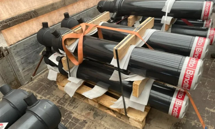 Гидроцилиндр на полуприцеп для самосвала Binotto - фото № 3