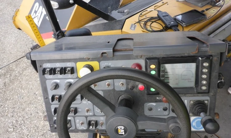 Асфальтоукладчик Caterpillar AP655D в продаже - фото № 10