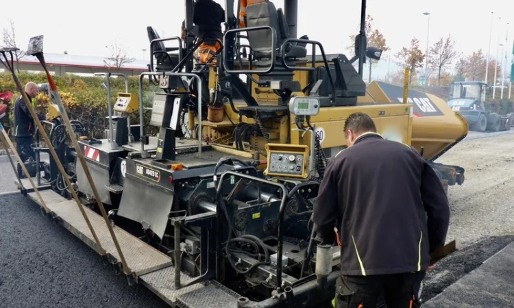 Асфальтоукладчик Caterpillar AP655D в продаже - фото № 8