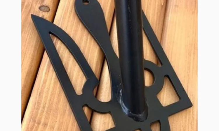 Держатель флага под флагшток в форме Герба Украины Тризуб металлический - фото № 1