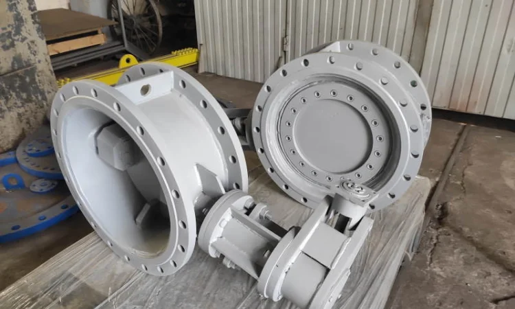 Затвор з трійним ексцентриситетом 32с930нжДу 300 Ру 25 у продажу - фото № 1