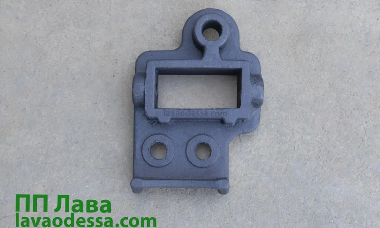 Кронштейн ПТУ 05.319 з прямокутним отвором, литий за випалюваною моделлю (ПЛН 3-35) - фото № 1