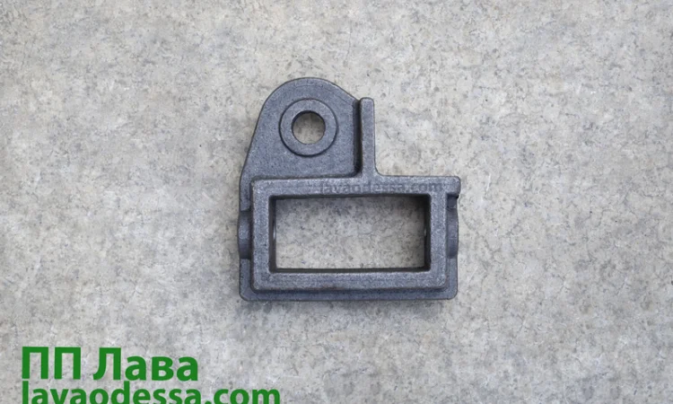Кронштейн на плуг ПЛН 01.316 лівий литий по випалюваній моделі, прямокутний отвір - фото № 1
