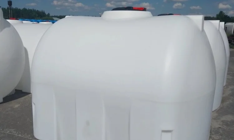 Пластиковые емкости для транспортировки жидкостей в Житомире - фото № 1