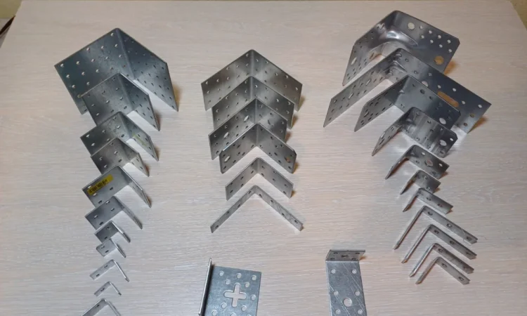 Универсальный уголок с ребром жесткости 105х105х90 2мм - фото № 5