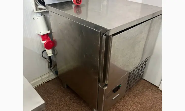Апарат шокової заморозки Electrolux RBF061 - фото № 2