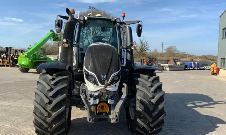 Valtra T234 Versu Twin Trac 2015 р - фото № 2